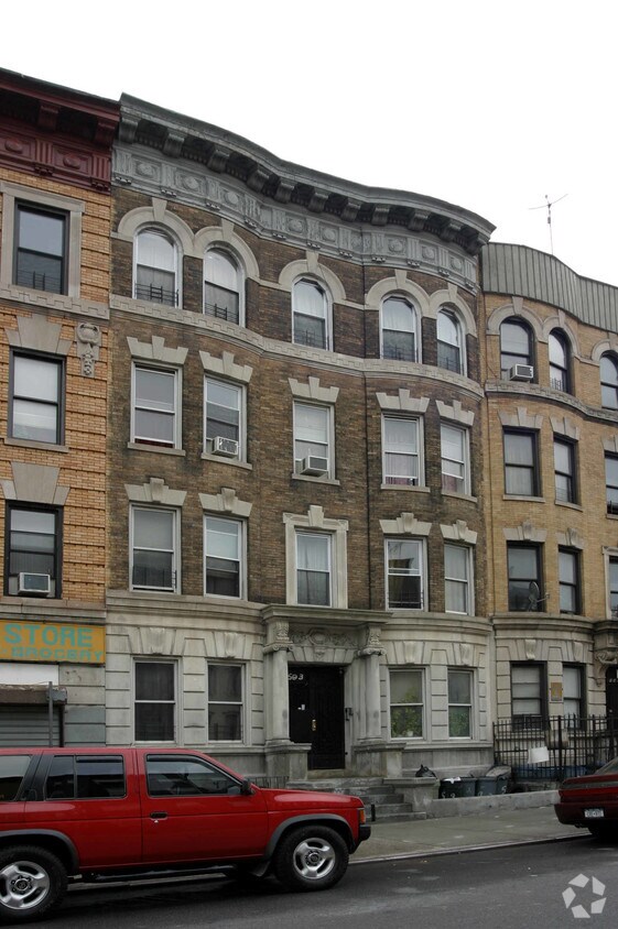 Primary Photo - 593 Franklin Ave