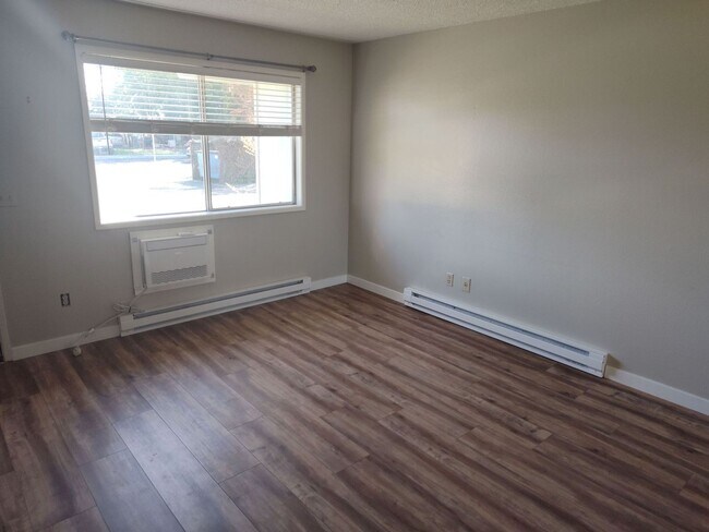 Foto del edificio - Cozy, Completely Remodeled, One Bedroom Ap...