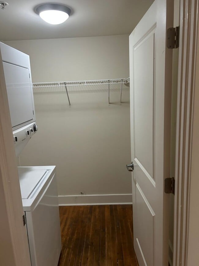 Interior Photo - Mortons Apartments