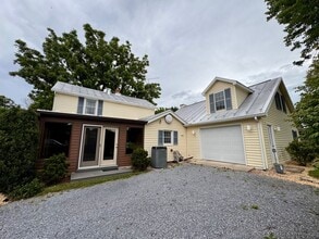 Building Photo - 506 E Riverside Dr