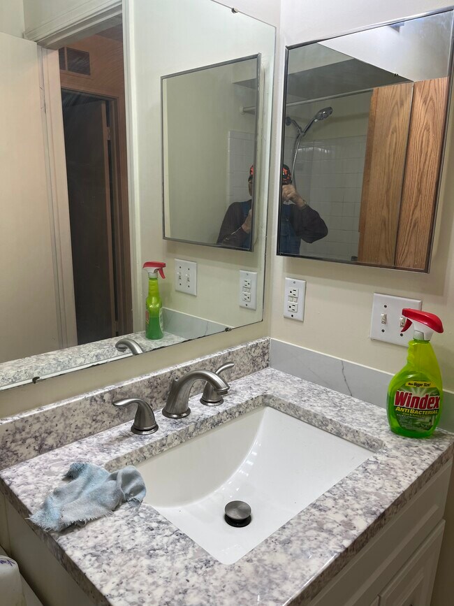 Foto del edificio - 34630 Clarkson Dr W