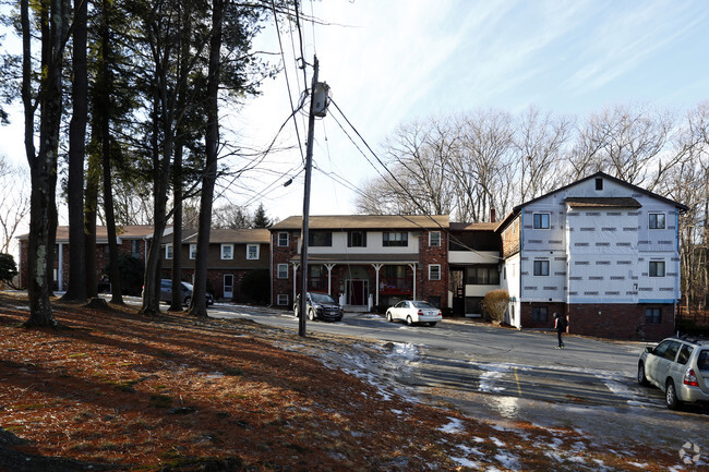 Foto principal - Edgewood Park Apartments