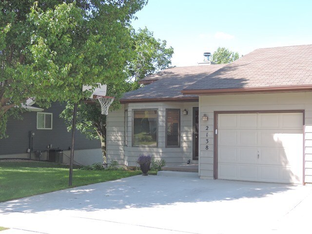 Building Photo - SUBLEASE AVAILABLE NOW