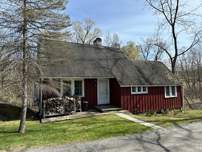 Building Photo - 294 Amenia Union Rd