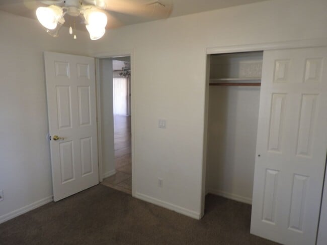 Building Photo - 3 Bedroom with large yard