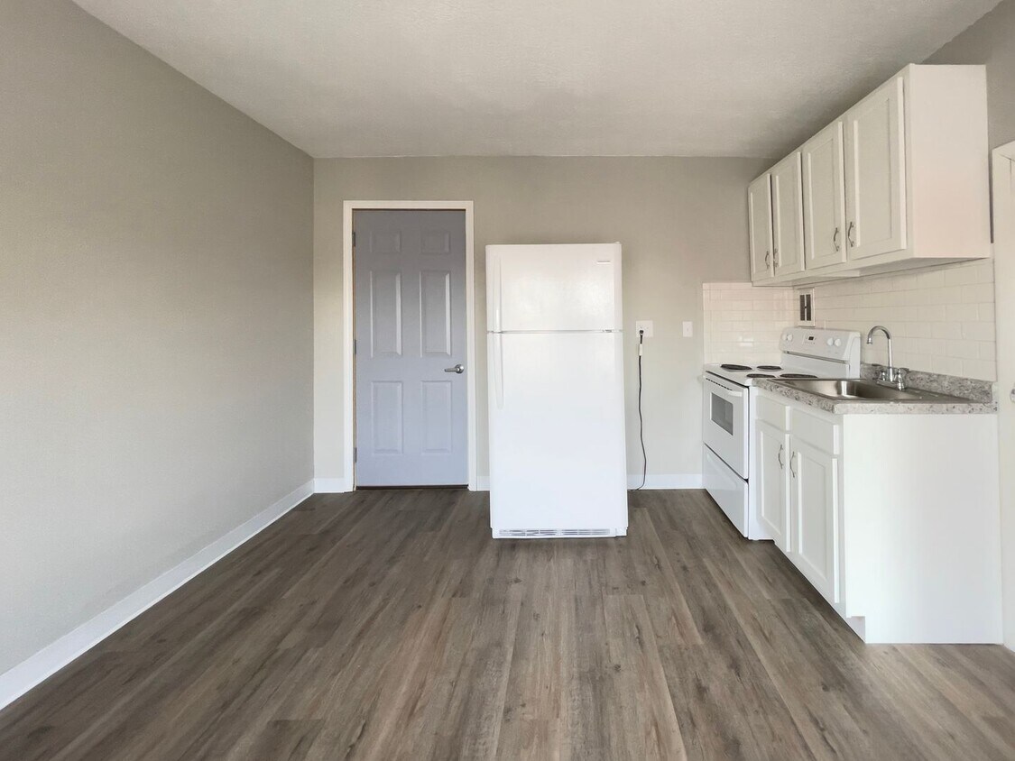 Primary Photo - Studio Apartment for Rent- Prime Location ...
