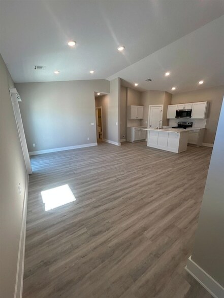 Foto del edificio - 12805 E Blake St