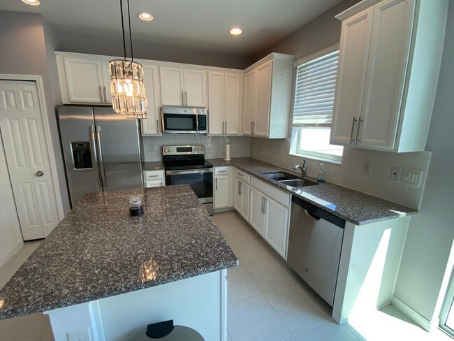 Building Photo - 3/2.5 Townhome near Orlando Airport