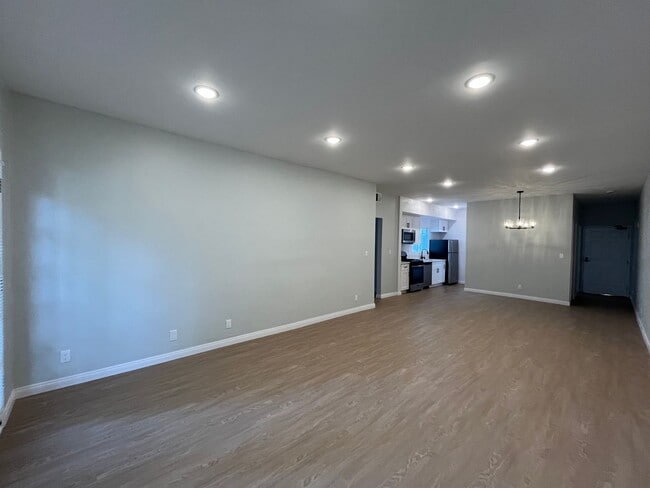 Interior Photo - 1620 South Bentley Ave