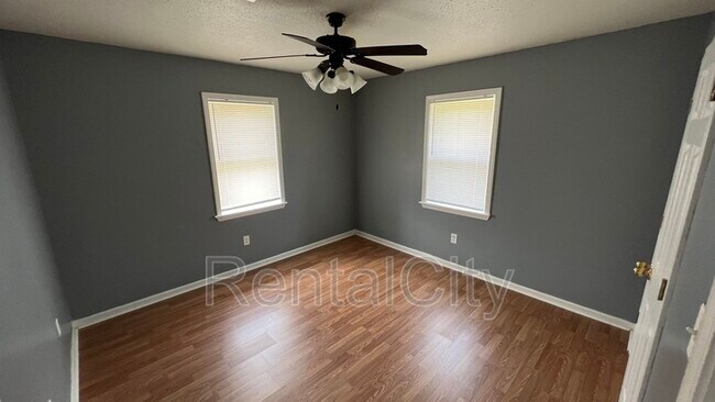 Building Photo - 85 Navy Cir