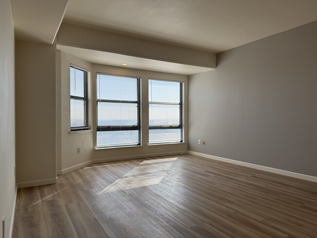 Building Photo - 988 Franklin St