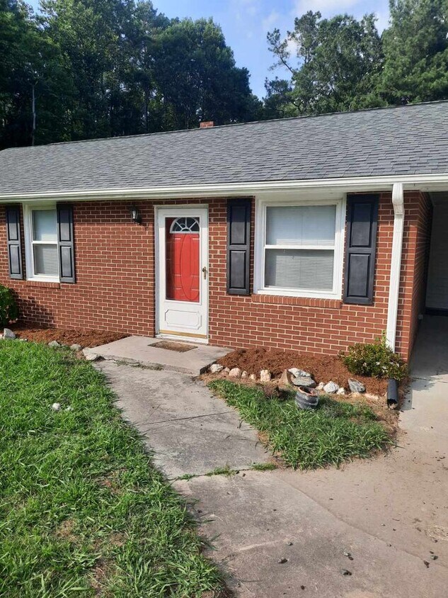 Foto principal - Great three bedroom house in Creedmoor, NC