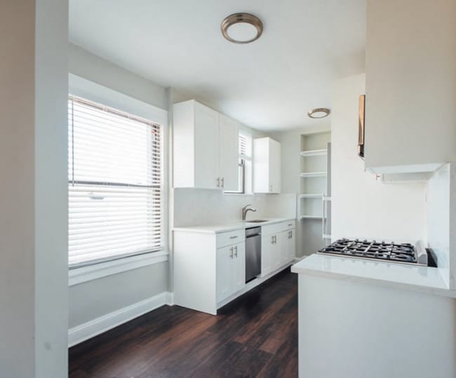 Building Photo - 0 bedroom in Chicago IL 60613