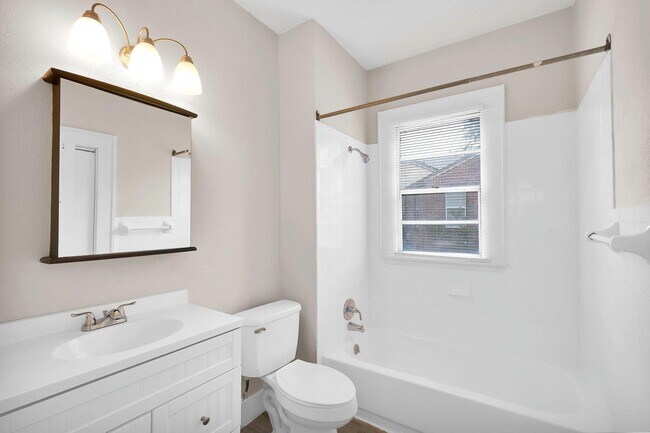 Foto del edificio - 6418 Sapphire Dr