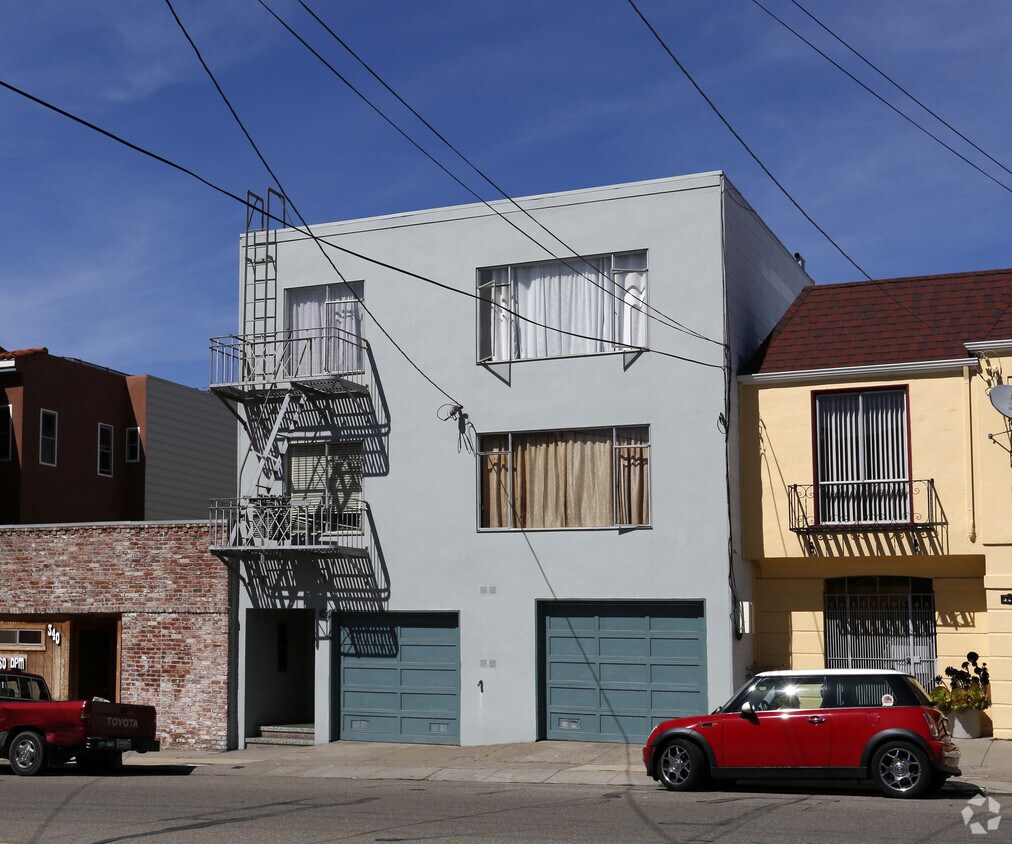 Building Photo - 330 Taraval St