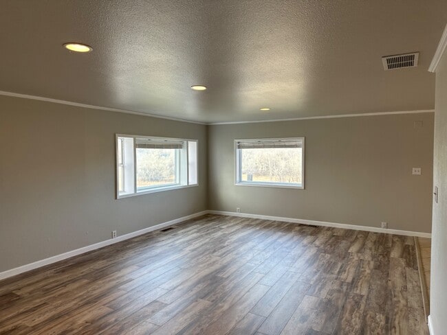 Building Photo - 9333 US-212