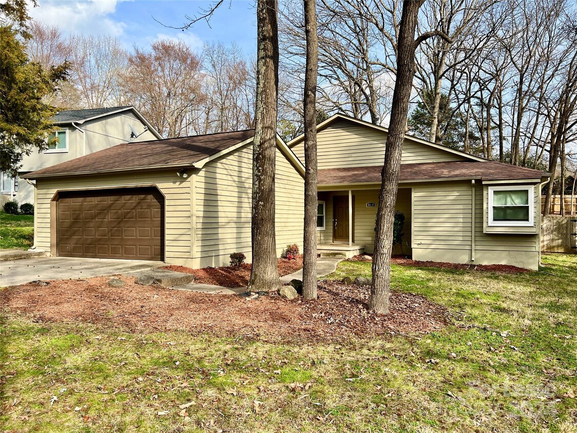 Primary Photo - 8131 Rittenhouse Cir
