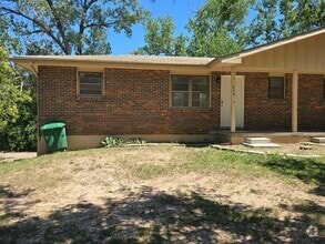 Building Photo - 824 Dondee Dr