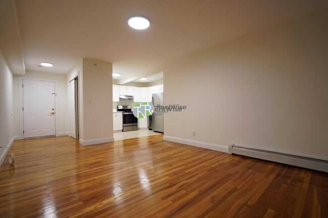 Building Photo - 8 Griggs St