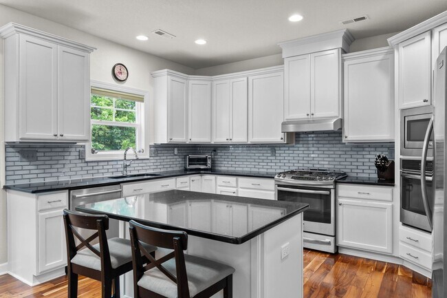Building Photo - Newly built and beautiful property located...