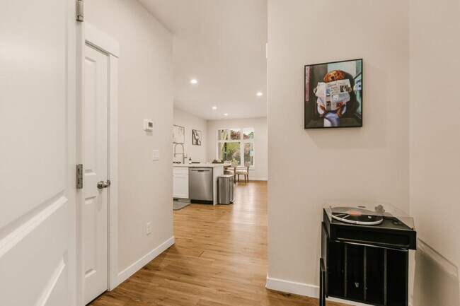 Foto del edificio - 3213 Grand Blvd