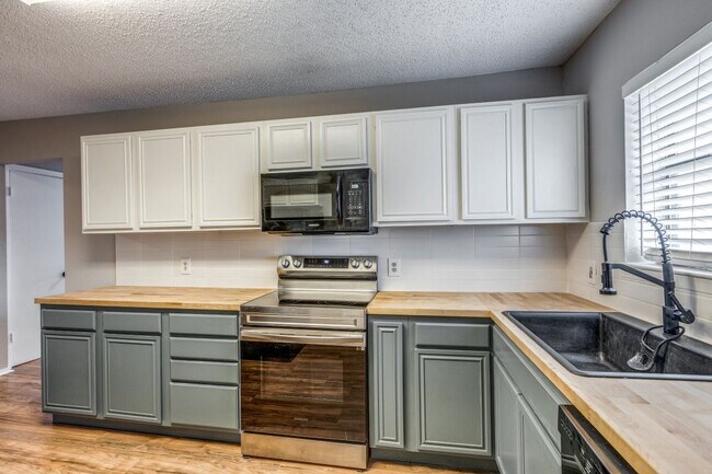 Foto del edificio - 312 Mockingbird Ln