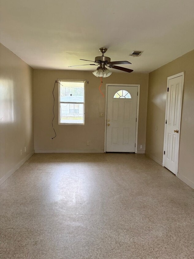 Building Photo - 413 - B Hickory St. - Pineville - MOVE IN SPECIAL
