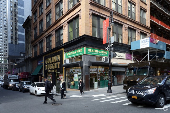Building Photo - 65 Nassau St