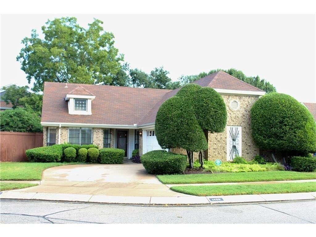Primary Photo - 1409 Autumn Chase Square