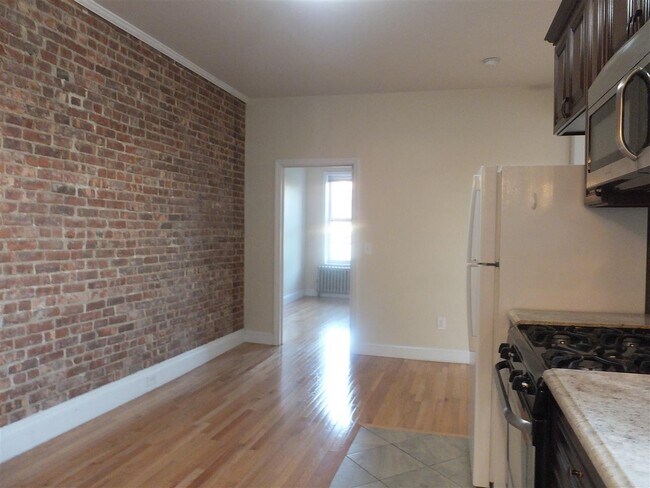 Building Photo - 152 New York Ave