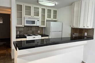 Building Photo - 3602 Garrott St Houston, TX, 77006