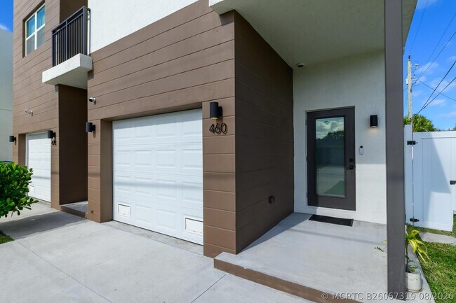 Foto del edificio - 460 NW 27th Ave