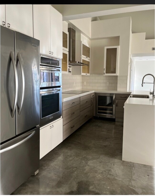 Building Photo - Burton Way Apartments