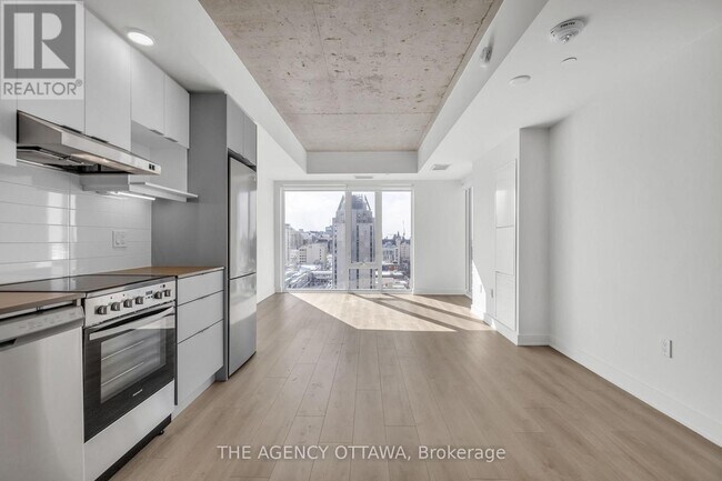 Building Photo - 199-1199 Rideau St