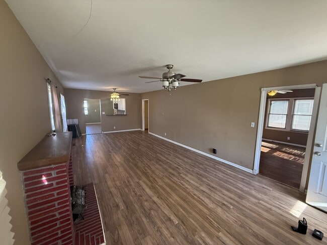 Foto del edificio - 804 E 6th