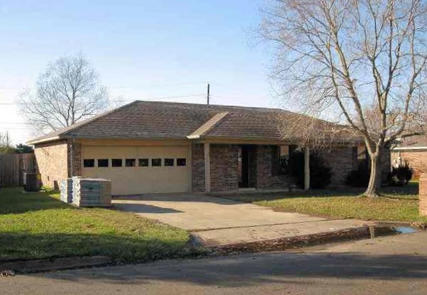 Building Photo - 114 David Dr