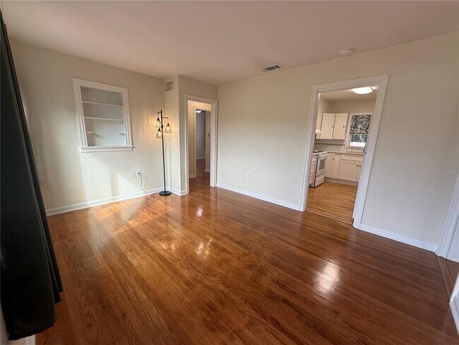 Building Photo - 465 Briarcliff Ave