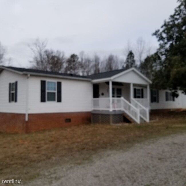 Building Photo - 3 br, 2 bath Mobile Home - 820 Mountain Ln