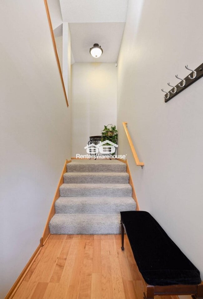 Building Photo - 11769 Emery Village Dr N