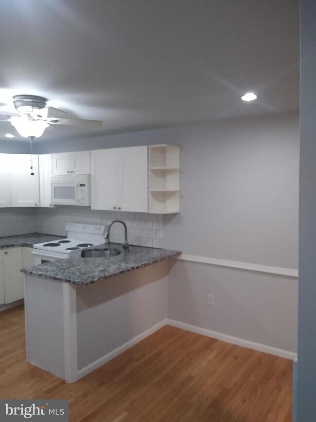 1838 S Broad St Unit 1R, Philadelphia, PA 19145 Room for Rent in