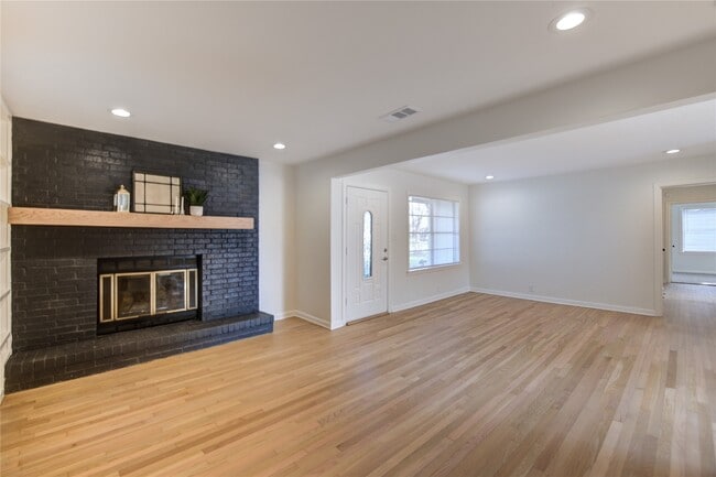 Building Photo - 4117 Pinon Dr