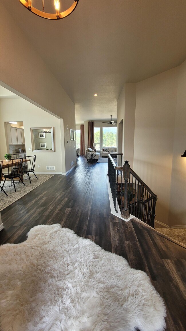 Building Photo - 17760 Lake Side Dr