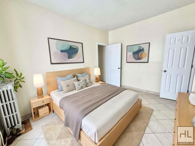 Building Photo - BAY 22 STREET