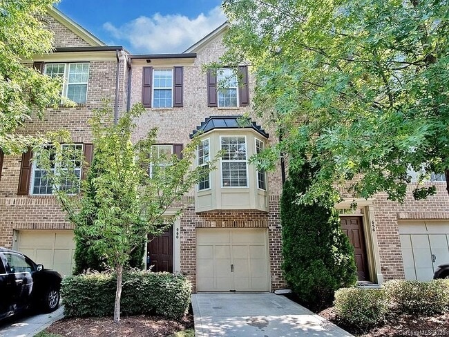 Photo - 660 Penn St Townhome