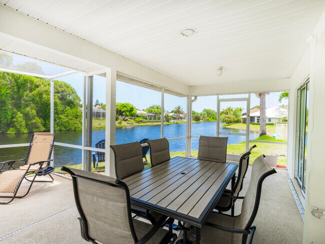 Foto del edificio - 1123 SW Oak Hollow Ct