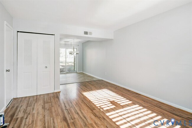 Foto del edificio - 1508 Stowmarket Ct