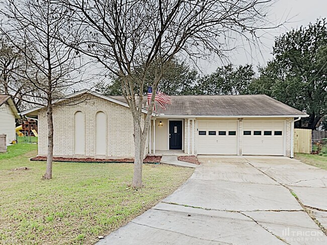 Building Photo - 6507 Hidden Bluff