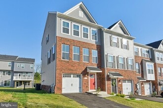 Building Photo - 133 Woodgate Cir