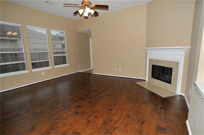 Foto del edificio - 872 Rock Harbor Ln