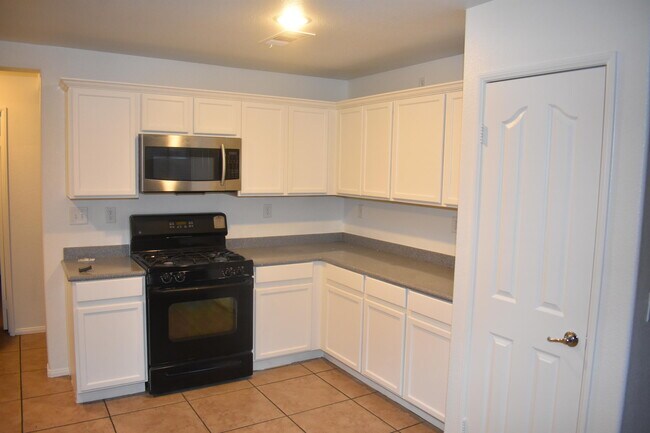 Building Photo - 43218 Fanchon Ave